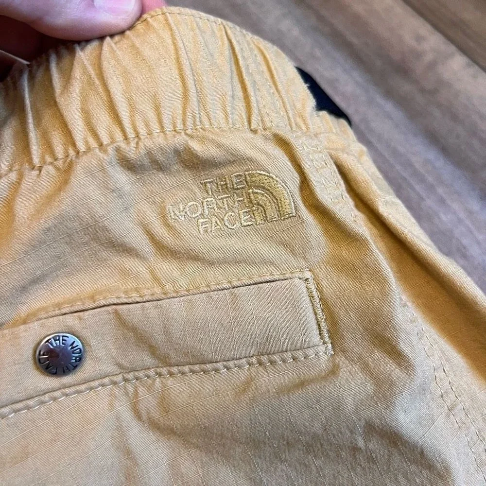 North Face Tan Athletic Cargo Shorts Men‎ Medium Bin E-0